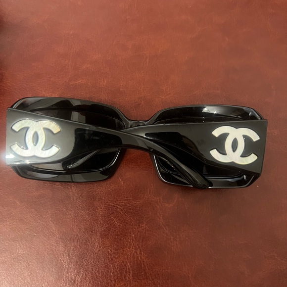 Chanel Mother of Pearl Sunglasses (Authentic) - Picture 2 of 7